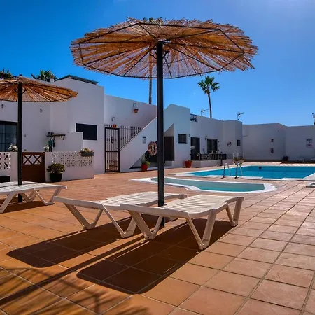 Sea Waves Lanzarote 500m From Playa Grande Big Terrace And Pool Holiday home