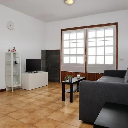 Sea Waves Lanzarote- 500m From Playa Grande, Pool And Terrace By Lanzarote Puerto del Carmen (Lanzarote)